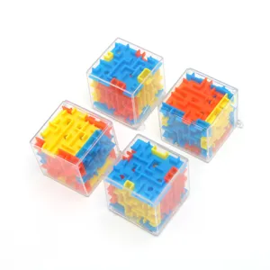 Set de cubos laberinto 3D puzzle, juego de ingenio rompecabezas transparente colorido para niños.