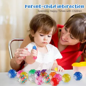 Bunte Wasserperlen Antistressbälle sensorische Fidget Spielzeuge für Kinder und Eltern Kind Spiel.