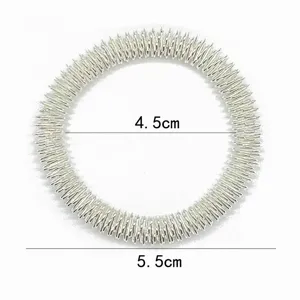 Anneau de massage à ressort en métal décompression bracelet sensoriel anti-stress 4.5cm 5.5cm