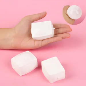Giocattolo Squishy Tofu a Rimbalzo Lento Giocattolo di Decompressione Tofu di Simulazione Morbido Malleabile Antistress Fidget Giocattolo per Adulti