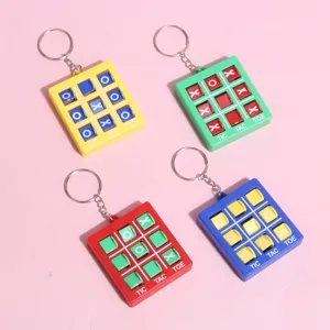 Portachiavi gioco Tic-Tac-Toe colorato puzzle rotante mini giocattolo gadget regalo