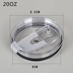 Vue détaillée du couvercle de gobelet transparent en plastique 20oz avec fermeture.