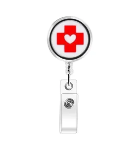 Ausziehbarer Ausweishalter mit rotem Kreuz und Herz, transparenter Clip für Krankenpflege.