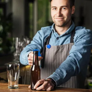 Einziehbarer Bierflaschenöffner mit stabilem Schlüsselanhänger, kompaktes Werkzeug für jede Bar.
