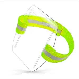Transparenter Armkartenhalter mit neongrünem, reflektierendem Elastikband für Ausweise.