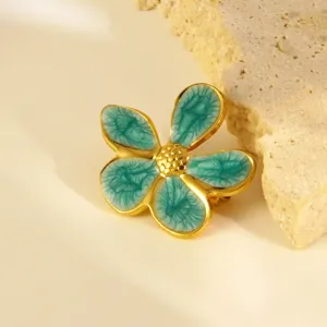 Broche fleur émaillée verte minimaliste, élégant bijou de mode en acier inoxydable doré.