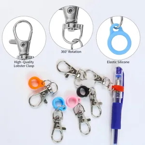 Llavero de silicona con mosquetón metálico, ideal para sujetar bolígrafos y tarjetas.