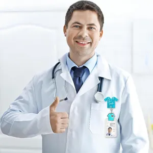 Niedlicher Rollkartenhalter mit Arzt Krankenschwester Motiv Einziehbarer Ausweishalter Büro.
