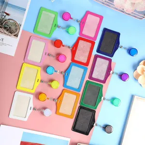Bunte PU-Leder-Ausweishalter mit einziehbaren Ausweishüllen, langlebig und stilvoll.
