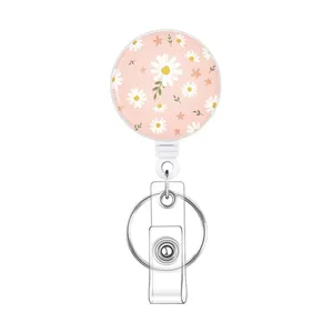 Süsser rosa Gänseblümchen Blumen einziehbar Ausweishalter für Personalausweise und Schlüssel.