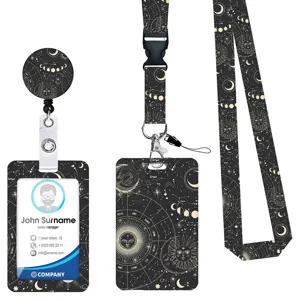 Stilvolles Sternbild Ausweishalter Set mit Lanyard Schlüsselband und goldenem Muster.