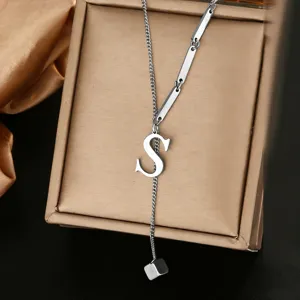 Stainless steel letter S pendant necklace, elegant titanium steel sweater chain jewelry.