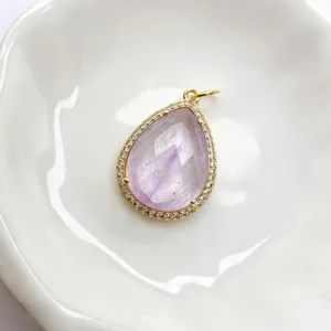 Exquisiter tropfenförmiger Amethyst-Anhänger mit Zirkonia und goldener Einfassung für DIY.