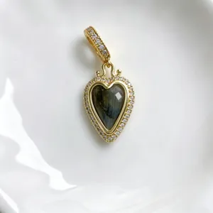 Vintage herzförmiger Naturstein Anhänger, vergoldeter Zirkon DIY Schmuck Zubehör Teil.