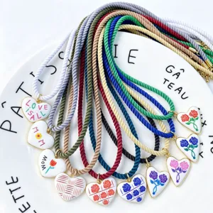 European Retro Enamel Flower Heart Pendant Necklace Lightweight Luxury Style Women Jewelry Mom Love Is All Floral Jewelry Gift