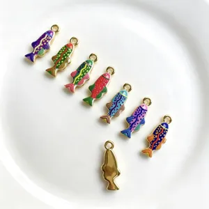 Pendentifs de poissons émaillés colorés accessoires de collier DIY style marin bijoux en métal