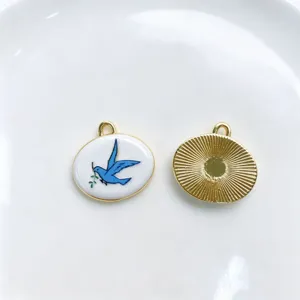 Colgante ovalado de metal esmaltado ave azul, accesorio collar DIY retro dorado.