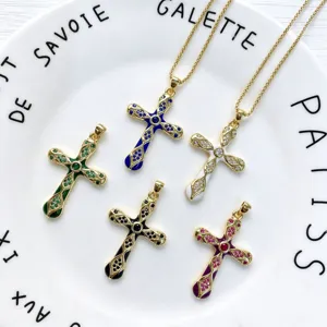 Pendentif Croix en Cuivre et Zirconia Gothique Vintage Religieux Accessoire DIY Collier Bracelet pour Création de Bijoux
