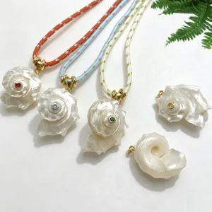 Ciondolo a Conchiglia in Conchiglia Bianca Naturale Stile Oceano Intarsiato Zirconia Fascino Marino Per Collana Fatta a Mano Fai da Te Creazione di Gioielli Per Donne Versatile