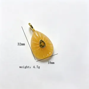 Teardrop gemstone pendant detail showing 32mm height, 18mm width, and 4.7g weight.