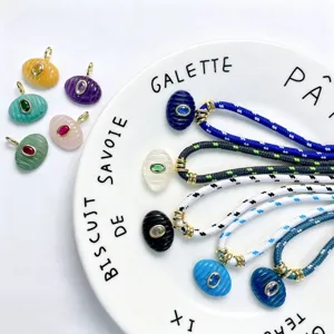 Collana con Pendente Ovale in Pietra Naturale per Donna Micro Intarsio Zirconia Catena Clavicola Geometrica Gioielli Moda