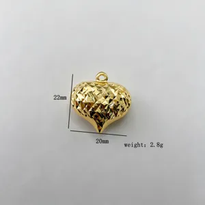 Gold plated faceted heart pendant detail, 22mm x 20mm DIY jewelry accessory charm.