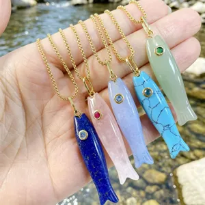 Set collana con ciondolo a forma di pesciolino in pietra naturale, gioielli di pesce in pietra preziosa.