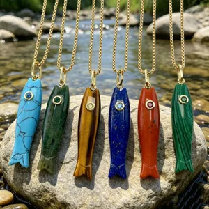 Collana con pendente a forma di pesce in pietra naturale gioiello donna e ragazza