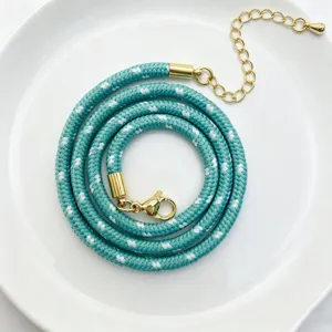 3mm farbiger gepunkteter Polyesterkern runder Seil DIY handgemachte geflochtene Halskette Detail