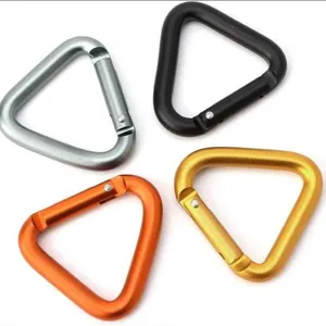 Moschettone Triangolare in Lega di Alluminio Gancio a Scatto Campeggio All'Aperto Clip a Molla Portachiavi EDC Accessorio per Zaino