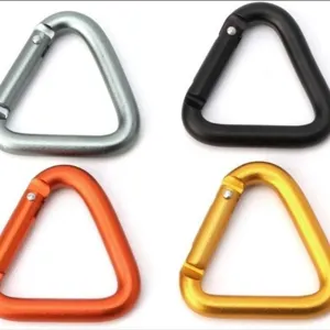 Set di moschettoni triangolari in lega di alluminio, utili clip da campeggio e ganci.