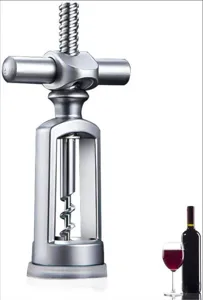 Robuster Wein-Korkenzieher aus Metall mit Kreuzgriff zum mühelosen Öffnen von Weinflaschen.