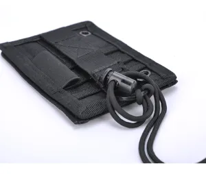 Taktischer wasserdichter Ausweishalter Detailansicht, Nylon Kartentasche mit Kordel.