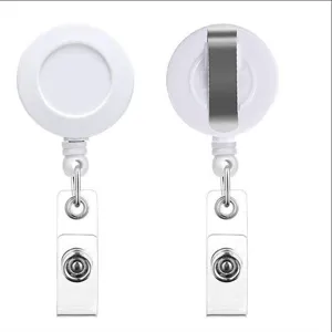 Witte ABS uittrekbare badgehouder met riemclip voor identificatiekaarten op kantoor.