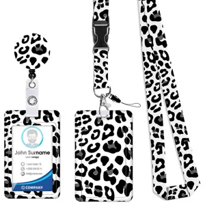 Zwart-witte luipaardprint lanyard en intrekbare badgehouder set voor dagelijks gebruik.