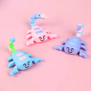 Giocattolo scorpione articolato fai da te creativo antistress plastica puzzle simpatico