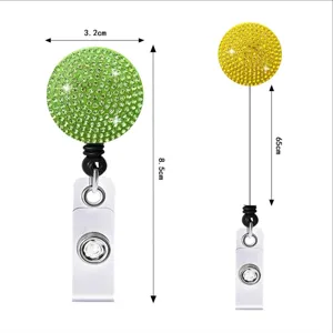 Intrekbare badgehouder met sprankelende strass-steentjes, ID-kaartclip, diameter 3,2 cm, koord 65 cm.
