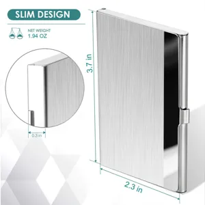 Porta biglietti da visita in acciaio inossidabile, vista dettagliata, design sottile.
