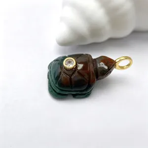 Pendentif petite tortue en pierre naturelle cristal agate sculptée collier accessoire