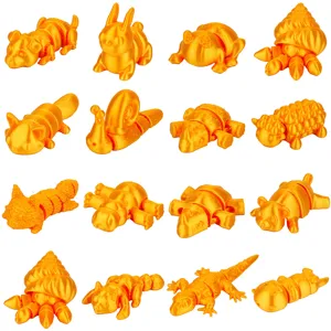 Dettagli di giocattoli di animali articolati stampati in 3D colorati, vari modelli.