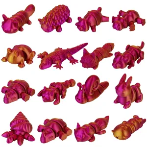 Vista dettagliata di animali articolati stampati in 3D che mostrano vari simpatici design.