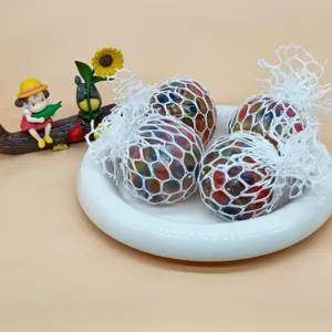 TPR Netz Quetsch-Antistressball, bunte Perlen gefülltes sensorisches Spielzeug für Kinder.
