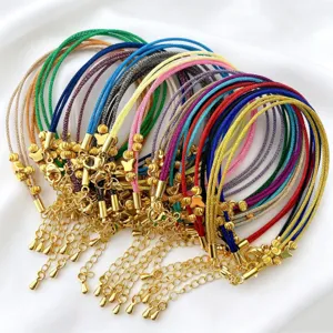 Bracciale Multistrato in Poliestere Intrecciato a Mano Corda Colorata Perle Tonde in Lega Dorata Ciondolo a Farfalla Gioielli Bohemian Regolabili
