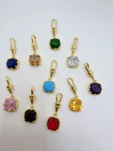 Colgante cuadrado de circonita colorida, elegante diseño de argolla dorada para joyería femenina.