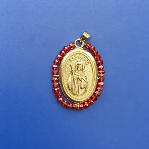 Pendentif San Judas plaqué or avec perles acryliques rouges pour collier de femme