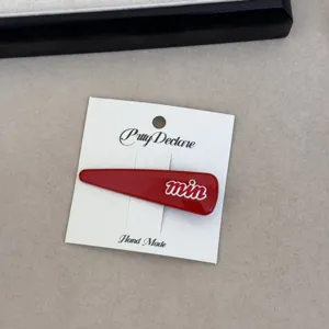 Rode letter haarspeld voor vrouwen, stijlvol zomer mode accessoire, schattige haarklem