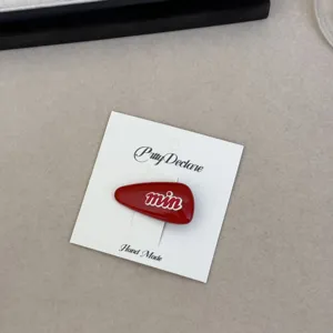 Koreaanse rode cartoon letter haarspeld, chique zoete pony clip voor vrouwen zomer nieuw