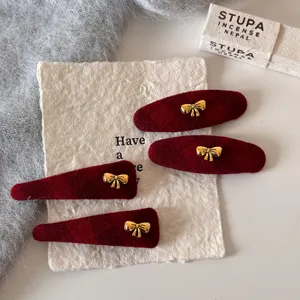 Rode Fluwelen Strik Haarclip Vrouwen Elegant Handgemaakte Gouden Legering Strik Barrette Snap Clip Voor Nieuwjaarsviering Feest Haar Accessoires