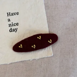 Rode wollen ovale haarspeld met gouden hartjes, chique vintage haarklem voor dagelijks.