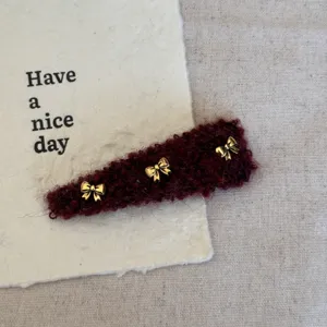 Rode wol strik haarspeld, vintage stijl haarspeld met schattige gouden strikjes.